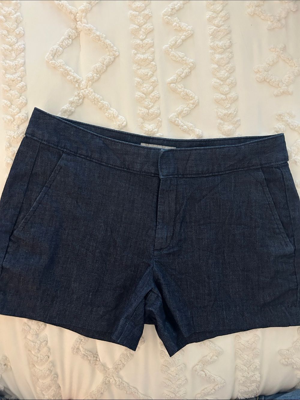 Banana Republic factory Hampton fit Dark Blue Denim-Look Tailored Shorts
Six